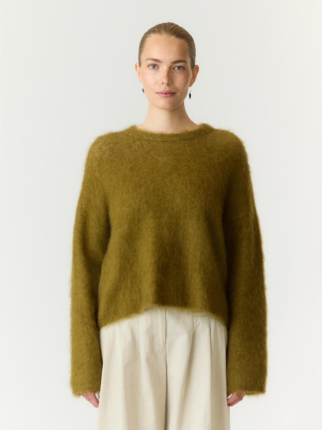 model_shot-front